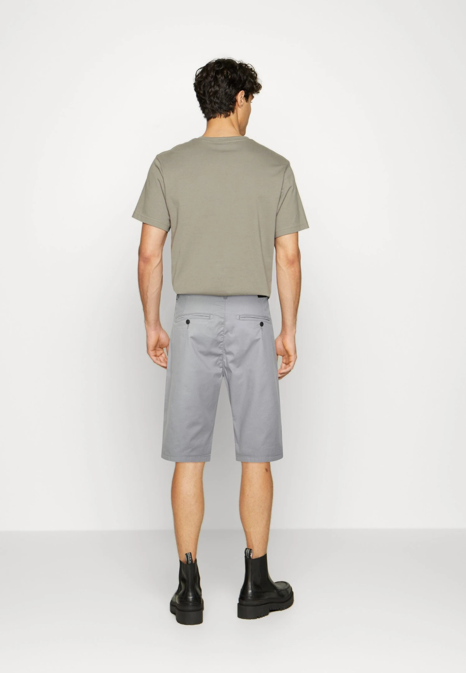 ESPRIT Core- Shorts - Grey - Image 3