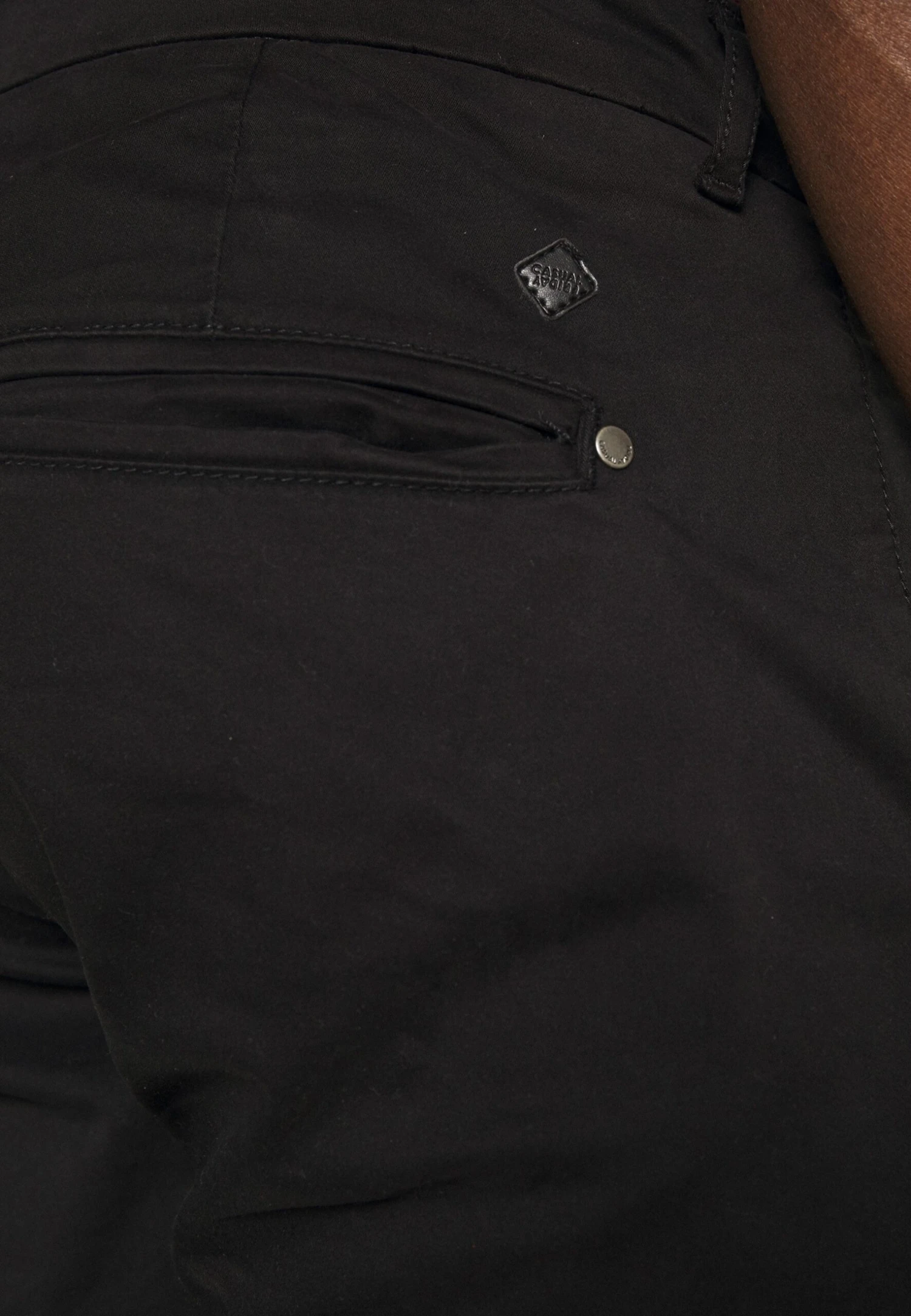 CASUAL FRIDAY Allan - Shorts - Black - Image 6