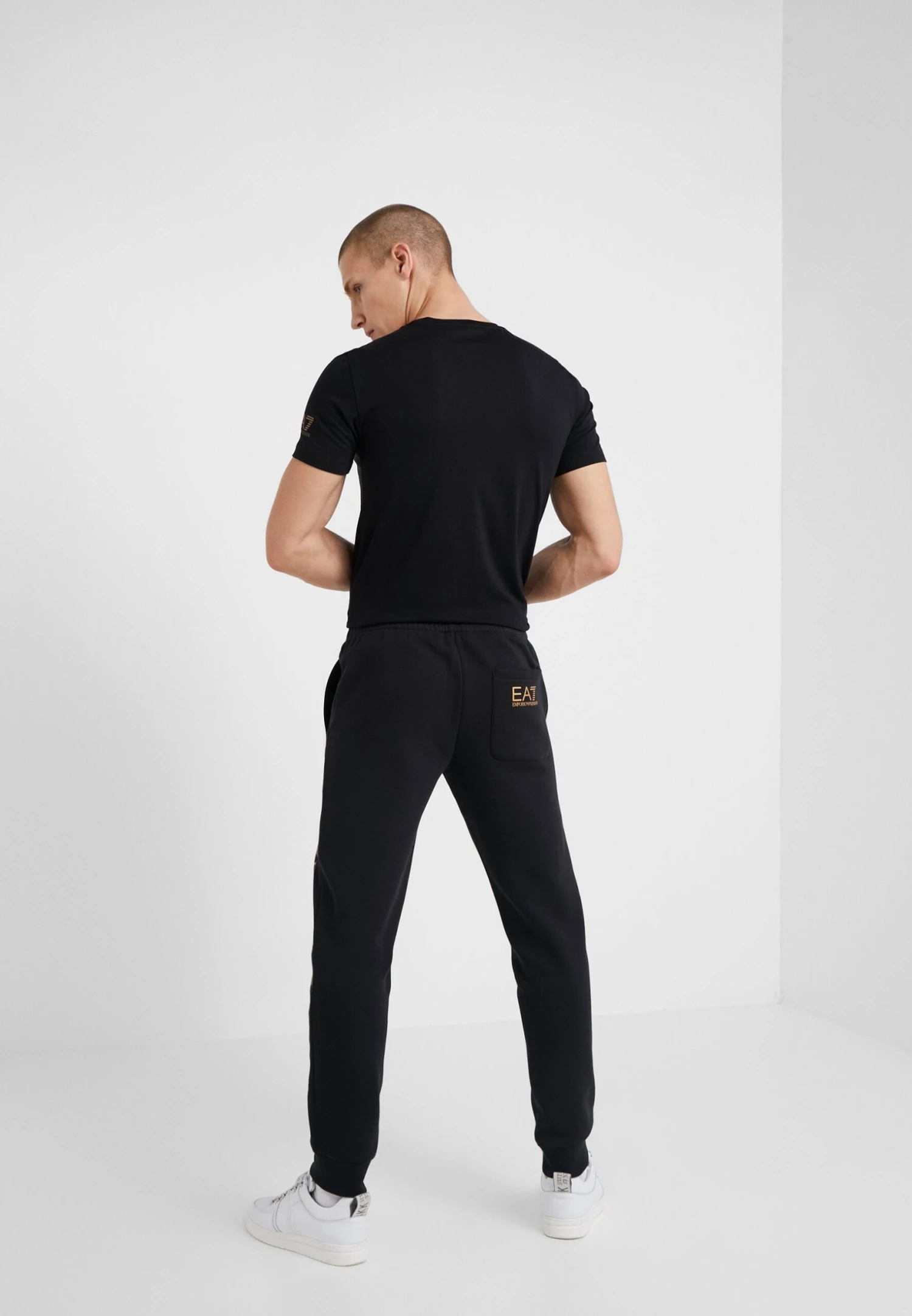 EA7 Emporio Armani Trouser - Joggebukse - Black/Gold - Image 3