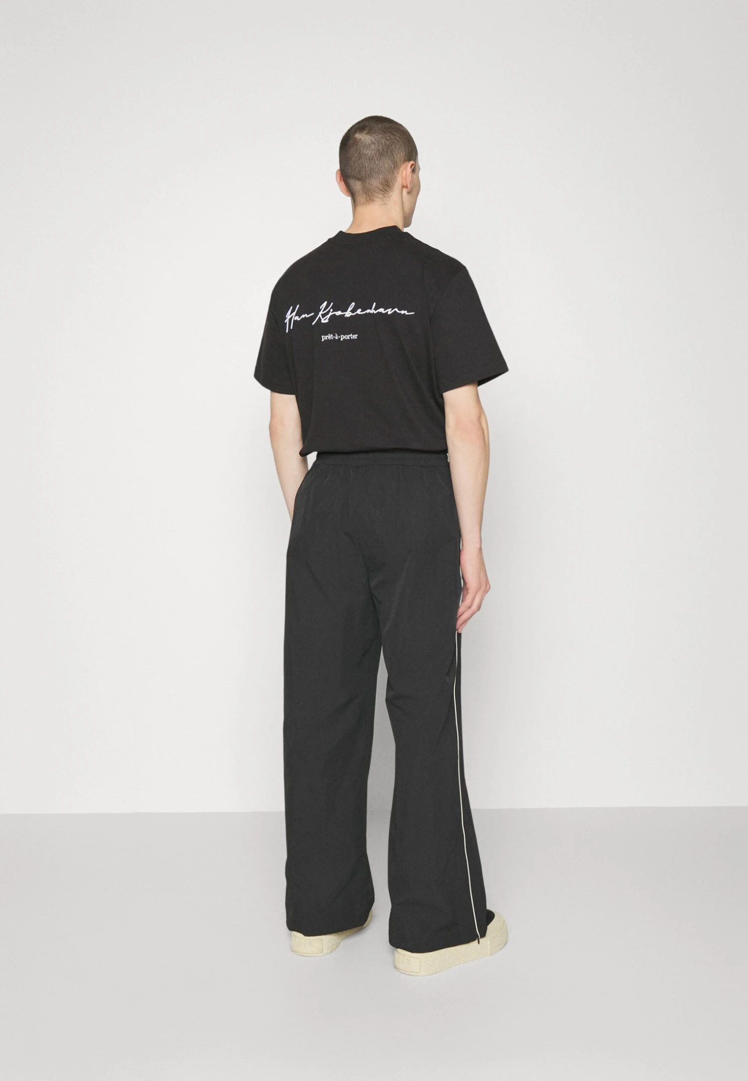 Han Kjøbenhavn Oversized Track Trousers - Joggebukse - Black - Image 3