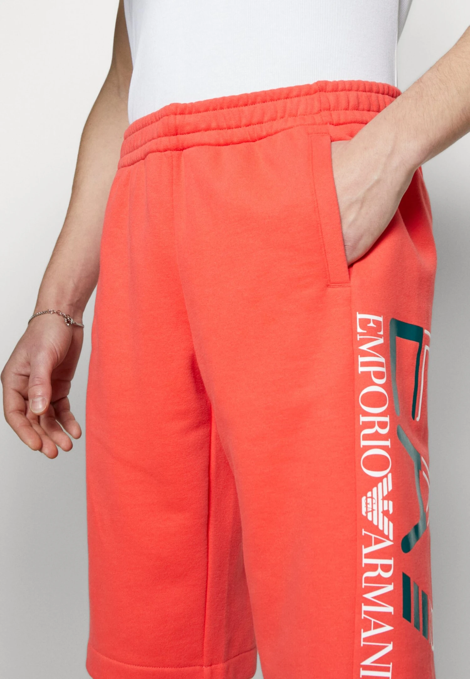 EA7 Emporio Armani Bermuda - Shorts - Pink - Image 5