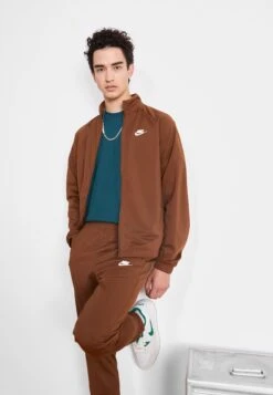 Nike Sportswear M Club Pk Set - Treningsdress - Cacao Wow/White