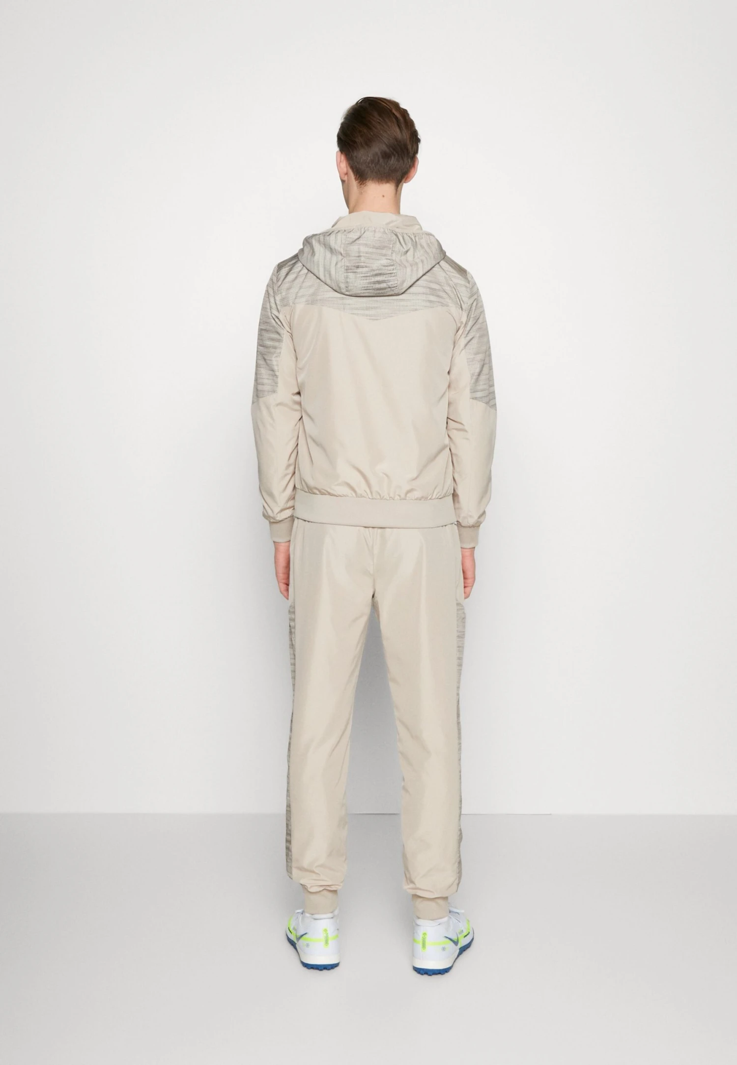 EA7 Emporio Armani Ventus Suit Graphic Set - Treningsdress - Oxford Tan - Image 3