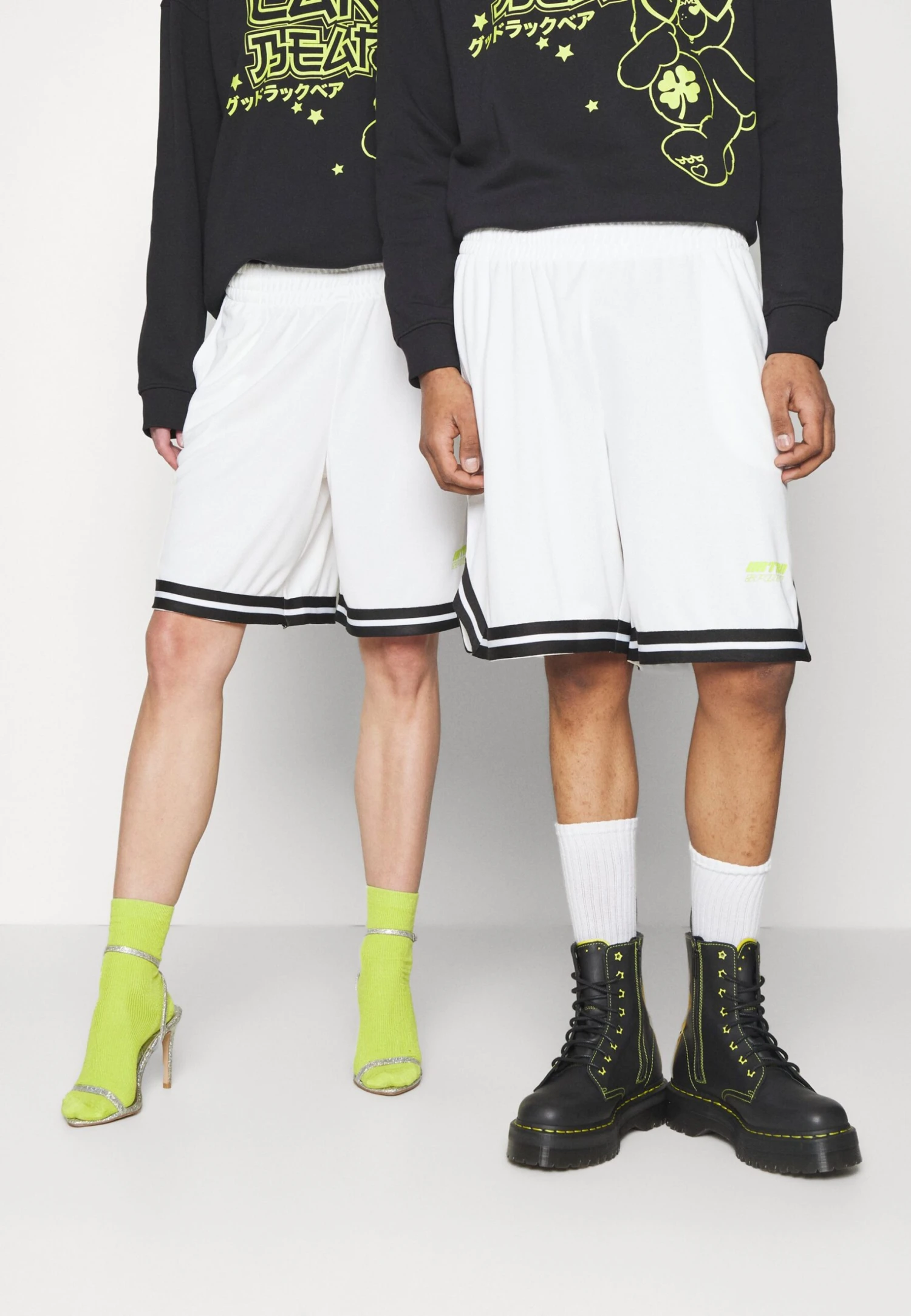 YOURTURN Unisex - Shorts - White