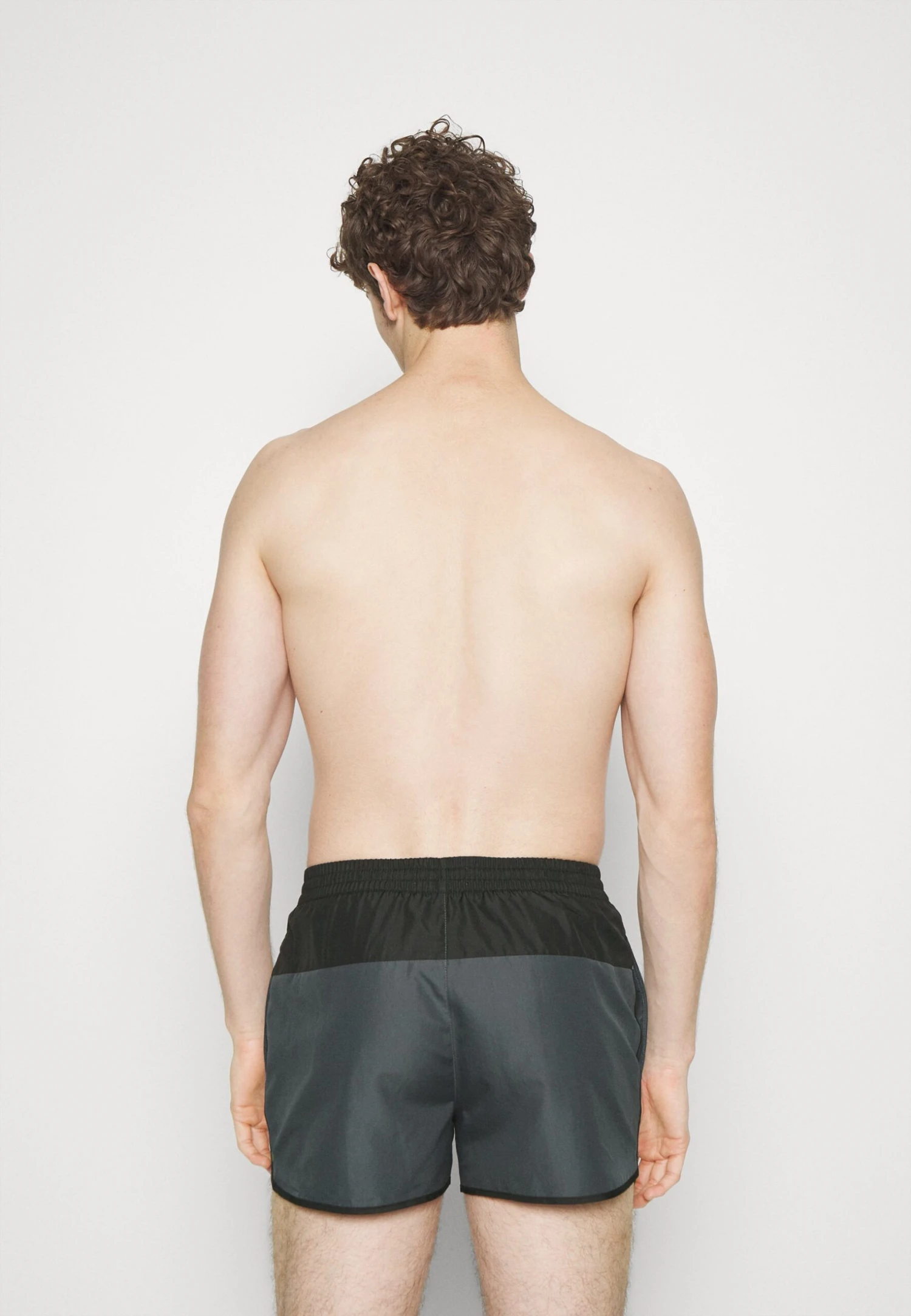 Runner - Badeshorts - Oil Grey - Image 3